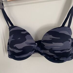 La SENZA Black and Gray Camo Bra